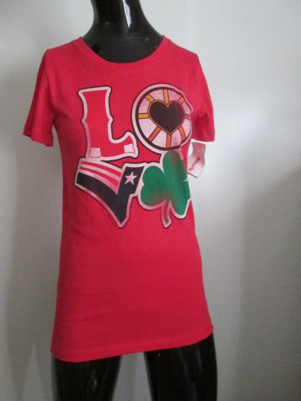 NWT Fan Favorite cotton graphic front T-Shirt